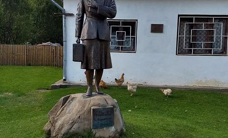 Пам’ятник вчительці — Фото 5