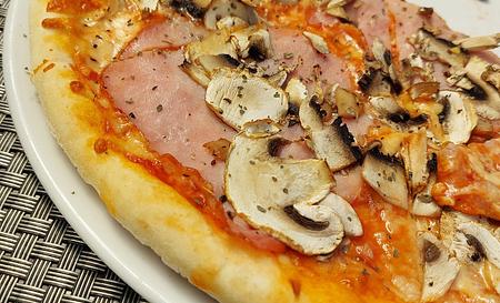 Піцерія "Золотий ріг" — Фото 4