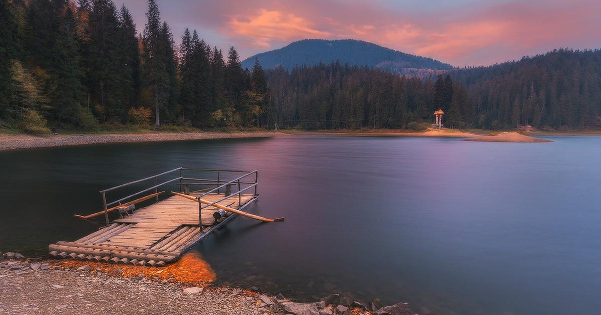 Легенди озера Синевир: історія Сині й Вира, перекази про богатиря та містика Морського Ока